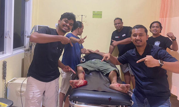 Tak Kapok Dipenjara, Residivis asal Medan Mencuri lagi 1 PENCURI MOTOR— Hadiman Jayadi (30) yang terlibat kasus pencurian sepeda motor mendapatkan perawatan usai kakinya ditembak oleh Tim Klewang Polresta Padang.