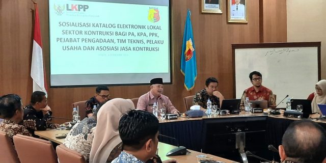 SAMBUTAN—Wali Kota Solok. Zul Elfian saat berikan kata sambutan saat sosialisasi kemarin.