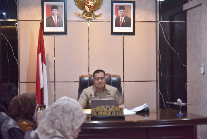 WAWANCARA— Pj Wako Sawahlunto Zefnihan Ikuti wawancara Paritrana Sumbar secara daring.