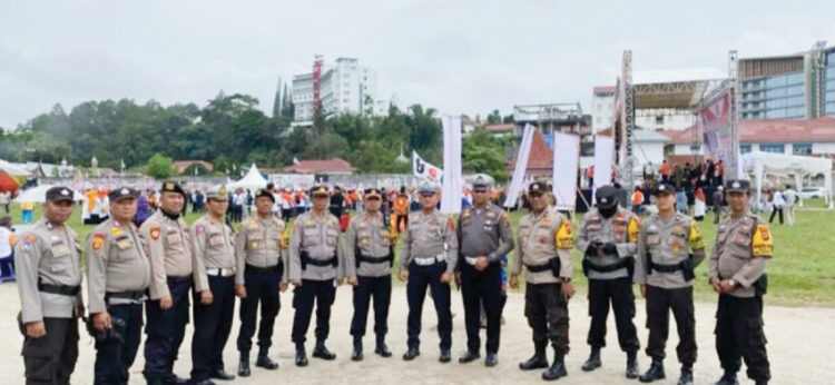 Siapkan 150 Personel, Polresta Bukittinggi Komitmen Amankan Kampanye Rapat Umum Pemilu 1 PAM PEMILU— Personel Polresta Bukittinggi saat melakukan pengamanan kampanye di lapangan Ateh Ngarai beberapa waktu yang lalu.