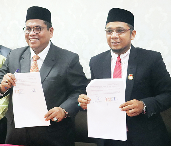 Rakor Persiapan PSU di Padangpariaman Berlangsung Panas, Perwakilan Parpol Sebut Kurangnya Pengawasan Bawaslu 1 RAKOR— Ketua KPU Padangpariaman Zainal Abidin bersama Bupati usai rakor dengan agenda PSU, Jumat (23/2) di Hall Kantor Bupati Padangpariaman.