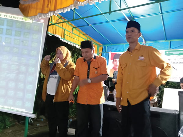 KAMPANYE TERBUKA— DPC Partai Hanura Kota Padang menggelar Kampanye Terbuka di Kecamatan Bungtekab, Rabu (31/1).
