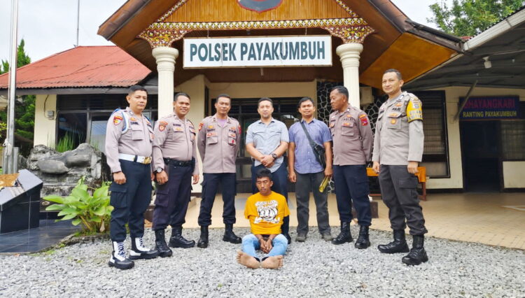 PENCURI UANG— Pelaku AF (21) yang terlibat kasus pencurian uang kotak infak ditangkap jajaran Polsek Payakumbuh.