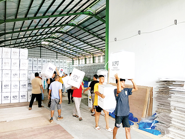 ILUSTRASI— Pendistribusian Logistik Pemilu