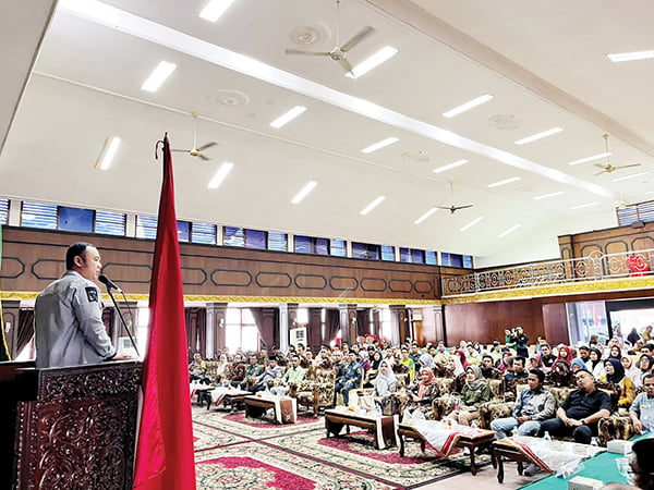 Waktu Pemilihan Tinggal Menghitung Hari, KPU Sijunjung Bahas Persiapan Logistik Pemilu 1 RAPAT KOORDINASI— Bupati Sijunjung Benny Dwifa Yuswir, menghadiri rakor) tata kelola dan persiapan pendistribusian logistik pada Pemilu Tahun 2024 bersama stakeholder holder terkait, pada Jumat (2/2) bertempat di Gedung Pancasila Muaro, Sijunjung.