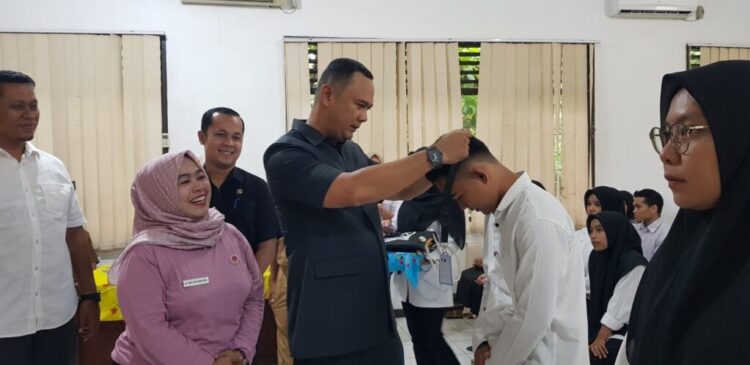 Siapkan Calon Tenaga Kerja Kompeten, Pemkab Sijunjung Gelar Pelatihan Berbasis Kompetensi 1 dibuka langsung Bupati Sijunjung Benny Dwifa Yuswir yang turud dihadiri Ketua Dekranasda Sijunjung Ny. Nedia Fitri Benny Dwifa di UPTD Balai Latihan Kerja BLK Sijunjung