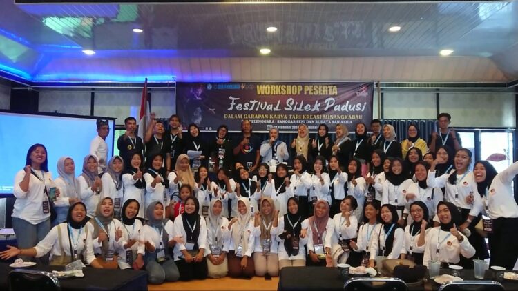 Sanggar Tari Seni dan Budaya San Alida, Pessel, Berikan Workshop Peserta Silek Padusi 1 f2848531 7513 4ba3 90b8 bcaa2f9fd87a