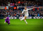 Dua Gol Hojlund Bawa Manchester United Mendekat ke Empat Besar Liga Premier