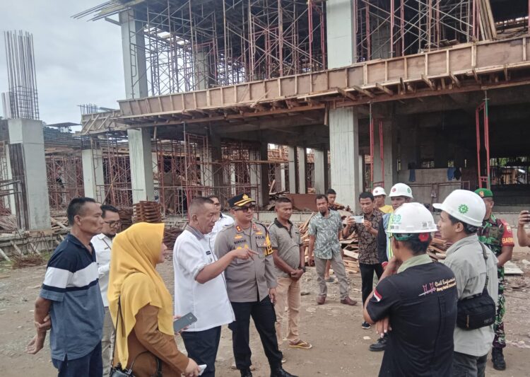 Bersama Forkopimda Pessel, Bupati Pesisir Selatan Lihat Progres Revitalisasi Pasar Inpres Painan 1 4ca020fb 25e1 486f 8184 ecf5d474d529