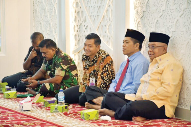 WIRID MINGGUAN— Wirid mingguan Korpri Kabupaten Agam dialihkan 
ke Masjid Sirah, di Muaro Mati Tiku Selatan, Kecamatan Tanjung Mutiara, 
Jumat (8/3).