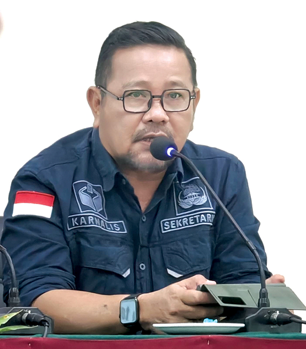 Karnalis Kamaruddin
Kepala Sekretariat Bawaslu Sumbar