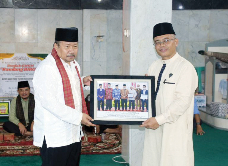 Bupati AWR Pertama Kali Berkunjung ke Masjid Nurul Huda Tahun 2021