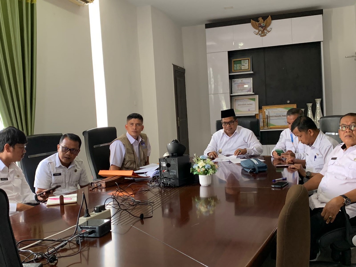 Bupati Suhatri Bur Laporkan Pada Menko PMK Binatang Ternak Masyaraat Banyak Mati