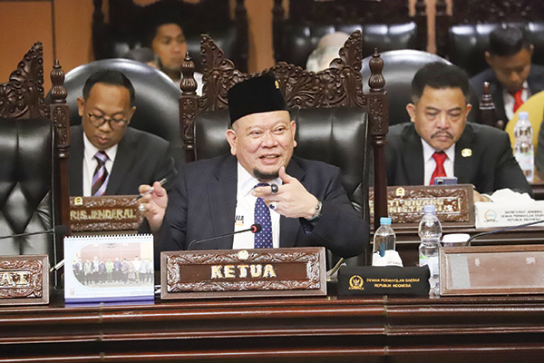 SIDANG PARIPURNA— DPD RI menggelar Sidang Paripurna DPD RI Ke-9 Masa Sidang IV Tahun Sidang 2023-2024, di Gedung Nusantara V, Kompleks Parlemen Senayan Jakarta, Selasa (5/3). Rapat paripurna ini dipimpin Ketua DPD RI AA La Nyalla Mahmud Mattalitti.