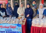 DWP Dinas Komunikasi dan Informatika Berbagi Takjil