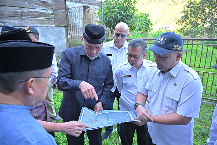 Gubernur Mahyeldi Tinjau Jalan Alternatif untuk Atasi Macet di Pasar Koto Baru