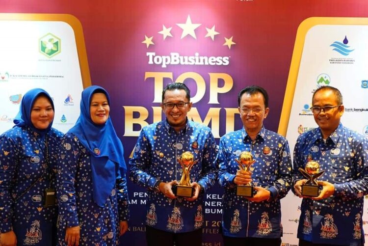 Raih Top BUMD Awards 2024, Bupati Eka Putra: Ini Perdana Untuk BUMD Tanahdatar 1 Raih Top BUMD Awards 2024 Bupati Eka Putra Ini Perdana Untuk BUMD Kita