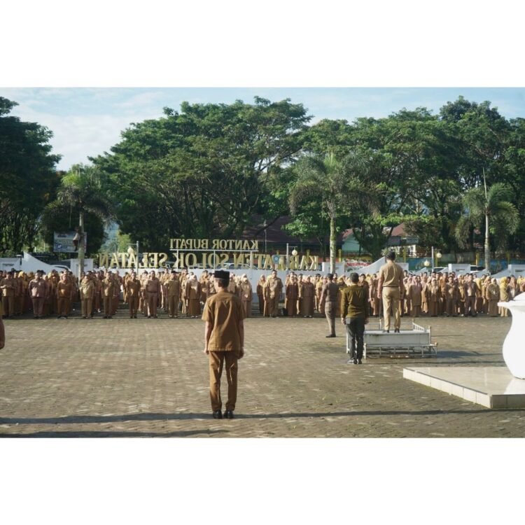 Ramadan di Depan Mata, Jangan Lupa ke Sarantau Sasurambi Balimau 1 APEL PAGI— Bupati H. Khairunas berikan sambutan saat apel pagi, Senin (4/3).