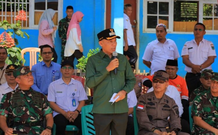 PENUTUPAN TMMD— Bupati Pasaman Sabar AS memberi sambutan saat menutup kegiatan TMMD ke 119, Makodim 0305 Pasaman.