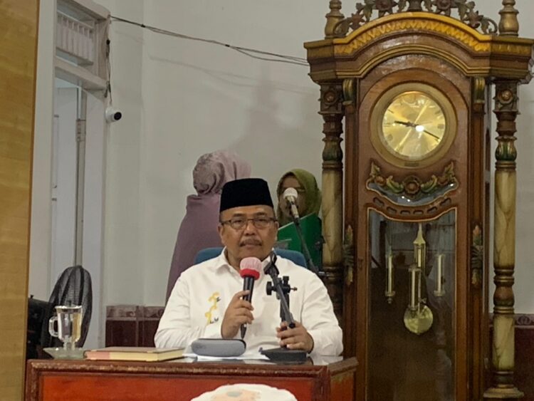 TSR PEMPROV— Sekda Provinsi Sumatera Barat (Sumbar) Hansastri pimpin Tim Safari Ramadhan (TSR) 1445 H mengunjungi Masjid Taqwa Pasbar