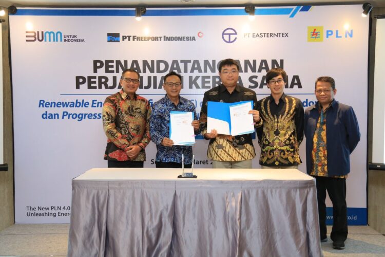 Dinilai Lebih Andal, Efisien dan Ramah Lingkungan, Kini Makin Banyak Kalangan Industri Beralih Ke Listrik PLN 1 PERJANJIAN--Penandatangan perjanjian antara PT Easterntex dengan PLN Unit Pelaksana Pelayanan Pelanggan (UP3) Pasuruan di Surabaya, Jawa Timur terkait program PCPA.