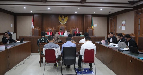 7 Eks Anggota PPLN Kuala Lumpur Didakwa Palsukan Data Pemilih Pemilu 2024 1 SIDANG DAKWAAN— Sidang dakwaan tujuh terdakwa di kasus dugaan pelanggaran Pemilu 2024 digelar di PN Jakpus, Jalan Bungur Besar Raya, Jakarta Pusat, Rabu (13/3).
