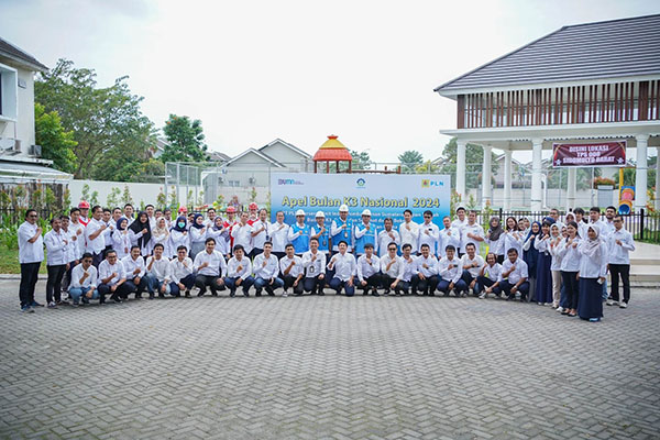 Gandeng Damkar dan PMI, PLN Tingkatkan Edukasi Pegawai Tentang Tanggap Darurat dan Peduli Sesama 1 SIMULASI--PT PLN (Persero) UIP Sumbagteng mengadakan edukasi K3 dan simulasi tanggap darurat kebakaran dipandu Dinas Pemadam Kebakaran Kota Pekanbaru.