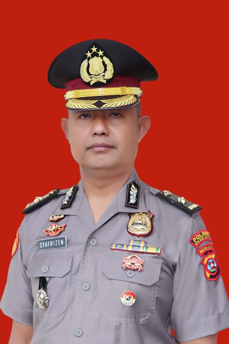 Kabagren Polres Solok Selatan Kompol H Syafrizen SH Datuak Rang Batuah, Salam Silaturahmi Jelang Ramadhan 1445 H 1 Kompol Syafrizen
Datuak Rang Batuah