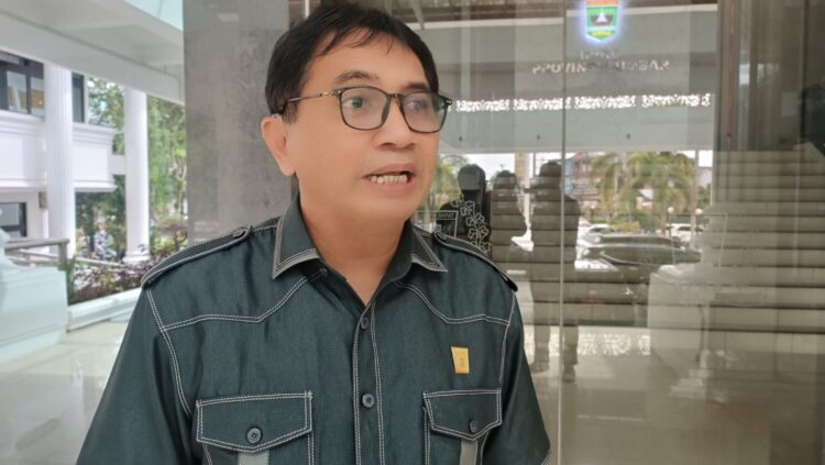 Mastilizal Aye
Anggota DPRD Kota Padang