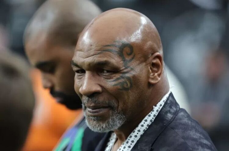 Mike Tyson Kembali Naik Ring, Duel Eksibisi Melawan Jake Paul 1 PETINJU— Mantan petinju kelas berat Mike Tyson.