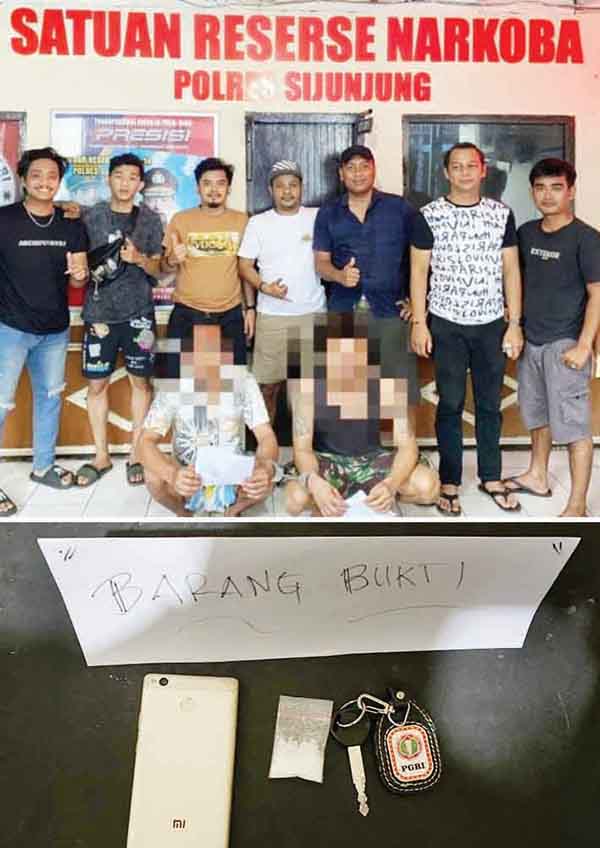 Dua Pengedar asal Solok Jual Sabu di Sijunjung, Ditangkap saat Mengantar Pesanan ke Pelanggan 1 PENGEDAR SABU— Pelaku Iwan (33) dan Dayat (30) diamankan di Mapolres Sijunjung usai ditangkap saat hendak mengantarkan pesanan sabu.