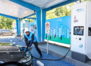 PLN Siagakan 47 SPKLU Layani Pengguna Mobil Listrik di Sepanjang Tol Jateng, Ada Unit Charger Mobile nya!