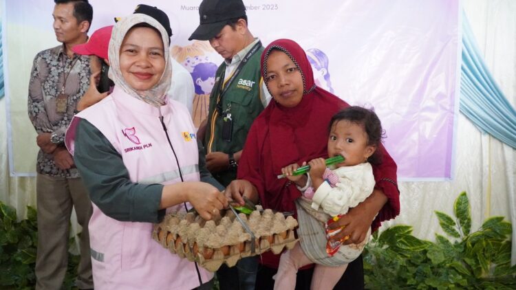 Kiprah Srikandi PLN UID Sumbar, Diterjang Ombak Demi Listriki Pulau Terluar 1 Para Srikandi PLN--PT PLN (Persero) terus mendorong para Srikandi PLN untuk berperan aktif dalam menerangi seluruh negeri.