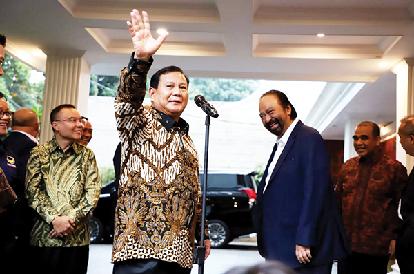 LAKUKAN PERTEMUAN— Presiden terpilih periode 2024-2029 Prabowo Subianto dab Ketua Umum Partai NasDem Surya Paloh melakukan pertemuan di Jalan Kertanegara, Jakarta, Kamis (25/4).