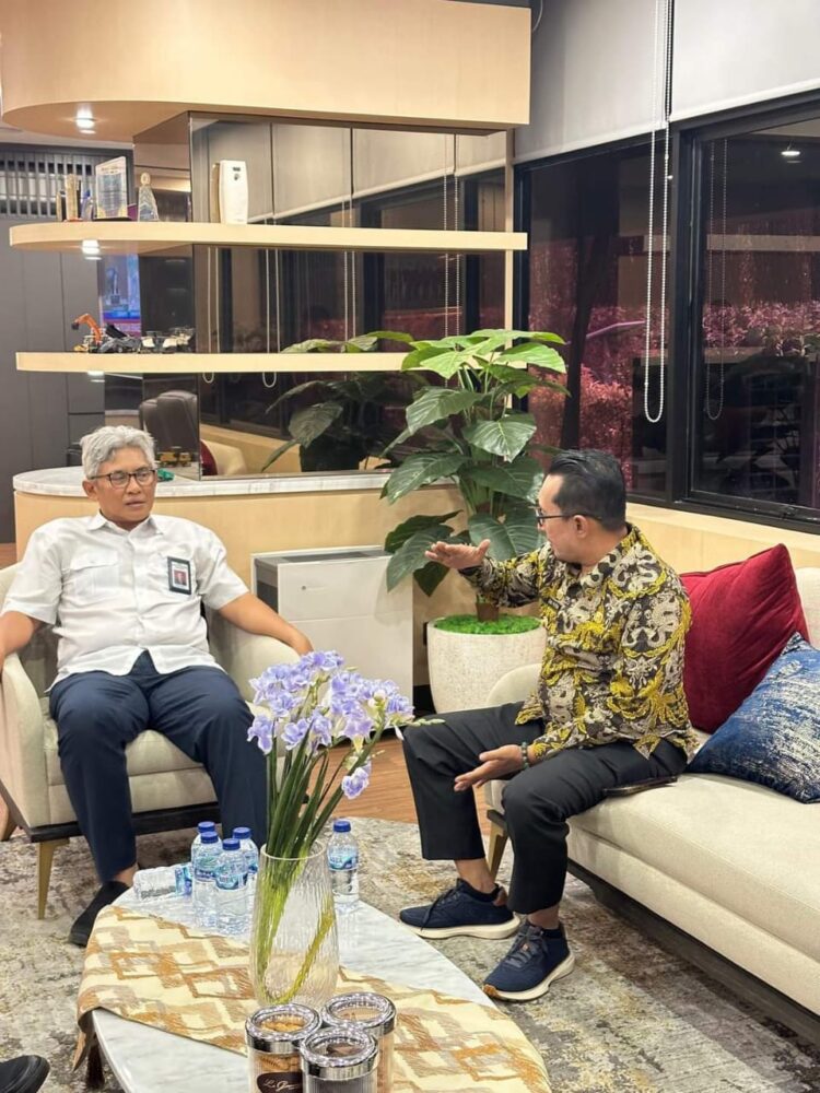 Punya Tanggungjawab Moral, Bupati Eka Putra Perjuangkan Perbaikan Jalan Masuk Menuju Batusangkar 1 79592cbd 51bf 444b 8bd5 706f8f8df372