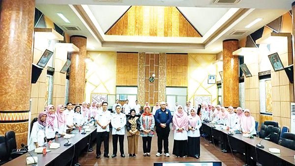 PELATIHAN— Sekda Kota Padang, Andree Harmadi Algamar membuka kegiatan bimtek bagi arsiparis di lingkungan Pemko Padang.