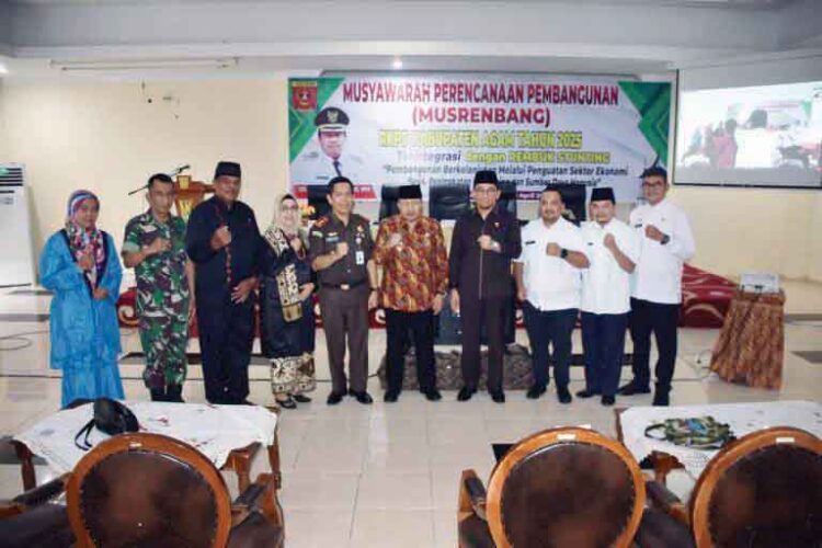 MUSRENBANG— Bupati Agam Dr. H. Andri Warman MM dan jajaran Forkopimda Kabupaten Agam menghadiri Musrenbang Penyusunan RKPD Tahun 2025.