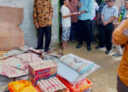 Tinjau Warga Terdampak Banjir dan Longsor, Bupati Sijunjung Salurkan Bantuan