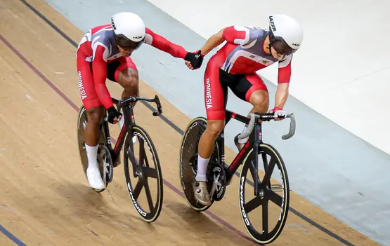 Satu Lagi Atlet Indonesia Memastikan Tiket ke Olimpiade 2024, Bernard Benyamin Van Aert dari Cabor Balap Sepeda 1 BALAP SEPEDA— Indonesia kembali menambah jumlah atlet yang akan mentas di Olimpiade 2024 Paris. Terbaru wakil Tanah Air bakal mentas di cabor balap sepeda.