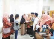 DWP Kemenag Agam Bagi 80 Nasi Kotak untuk Keluarga Pasien RSUD