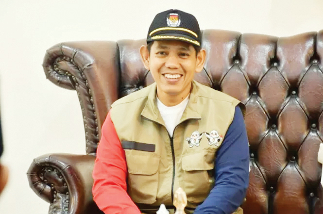 Herman Susilo 
Ketua KPU Agam