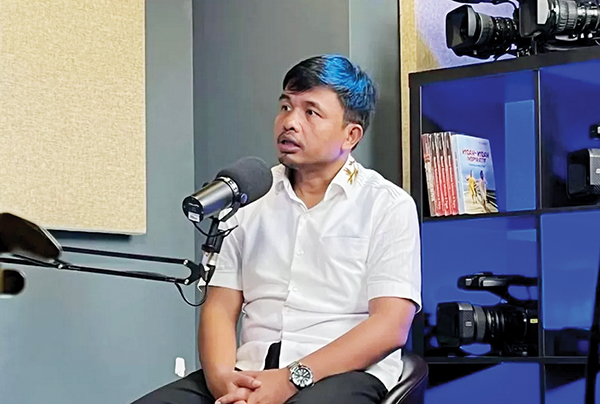 Idham Holik
Komisioner KPU RI