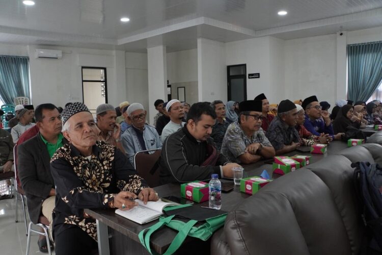 Ikuti Bimsik, 105 CJH Dibekali Pengetahuan Kesehatan dan Ibadah 1 BIMBINGAN MANASIK HAJI— Sebanyak 105 orang calon jemaah haji (CJH) mengikuti Bimbingan Manasik Haji (Bimsik) tingkat Kecamatan Padang Panjang Barat dan Padang Panjang Timur, Sabtu (27/4).