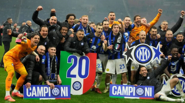 Menangi Duel Derby Della Madonnina, Inter Milan Juara Serie A 2023/2024 1 JUARA SERIA A— Inter Milan menjuarai Serie A musim 2023/24 setelah menang dalam laga derby lawan AC Milan 2-1 di Stadion San Siro pada Selasa (23/4) dini hari WIB.