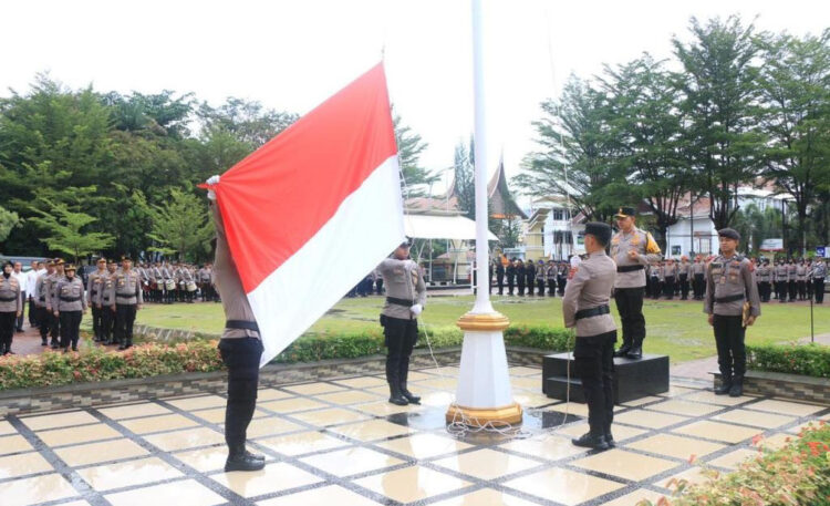 Sukses Ciptakan Situasi Kamtibmas yang Kondusif, Kapolda Sumbar Apresiasi Personel Operasi Ketupat Singgalang 2024 1 APEL PERDANA— Kapolda Sumbar Irjen Pol Suharyono memimpin apel perdana pascalebaran di Mapolda Sumbar, Rabu (17/4) pagi.