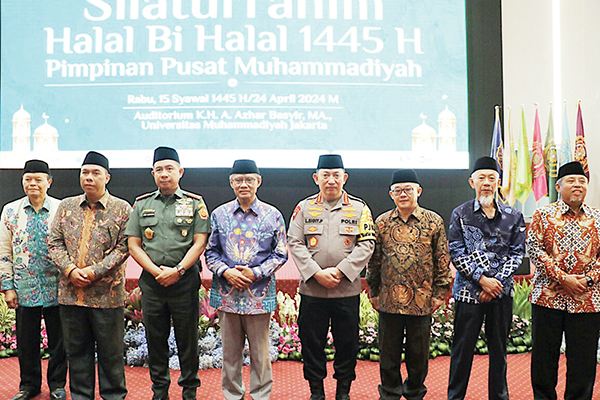 Kapolri: Pemilu 2024 Lebih Kondusif Dibanding Pemilu 2019 1 HALAL BIHALAL— Kapolri Jenderal Listyo Sigit Prabowo saat menghadiri Halalbihalal PP Muhammadiyah, Tangerang Selatan, Rabu (24/4).