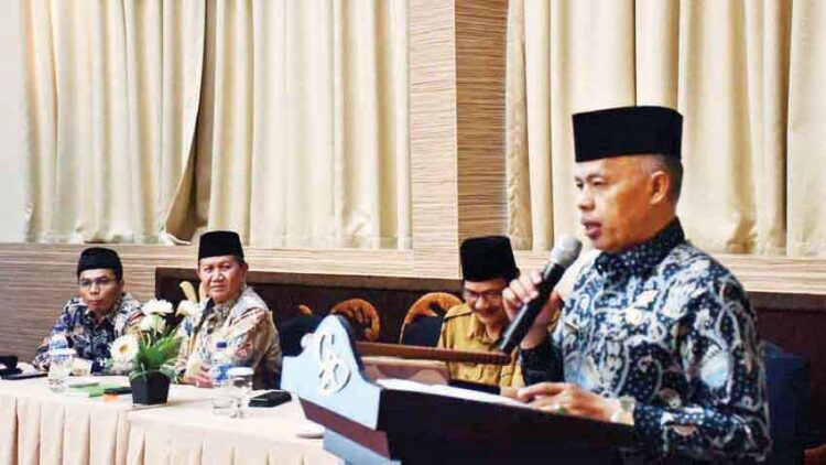 IMBAU— Eri Iswandi, Kakan Kemenag Bukittinggi mengimbau para penyuluh agam mendukung program prioritas nasional yang dikeluarkan oleh Menteri Agama.