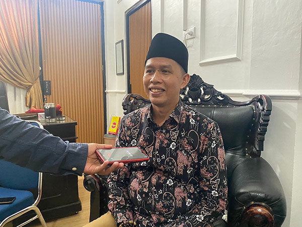 Ketua KPU Wizri Yasir