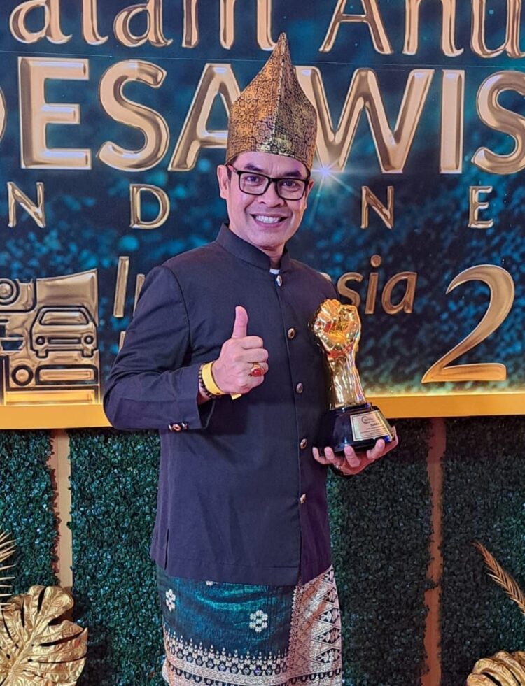 Afrineldi
Kadis Parpora Kabupaten Sijunjung