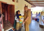 Pemko Berikan Bantuan Korban Kebakaran Sampan